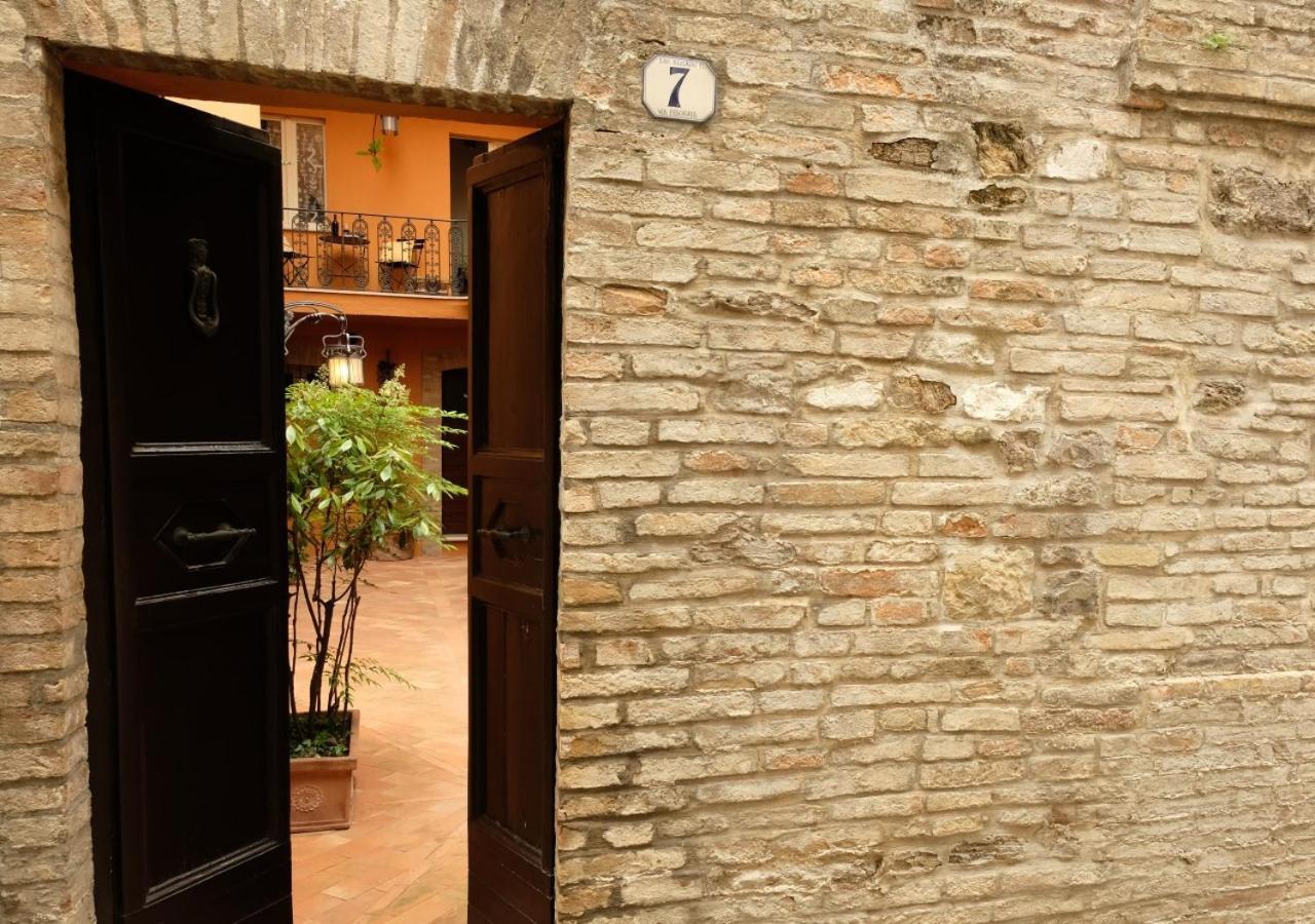 Bed and Breakfast Il Cortile Segreto Сан-Северино-Марке Екстер'єр фото
